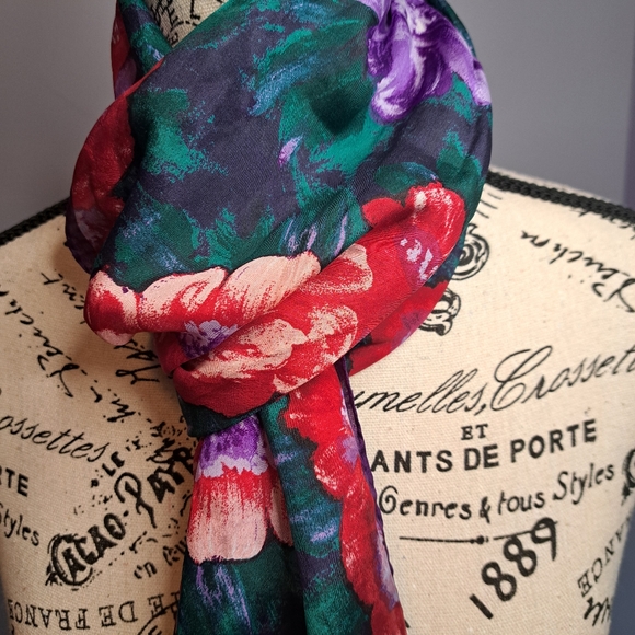 Vintage Careta 💯 silk scarf japan - Picture 10 of 11